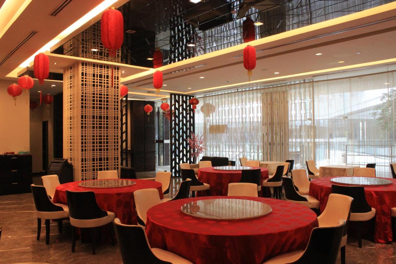 Po Hotel Semarang Esterno foto