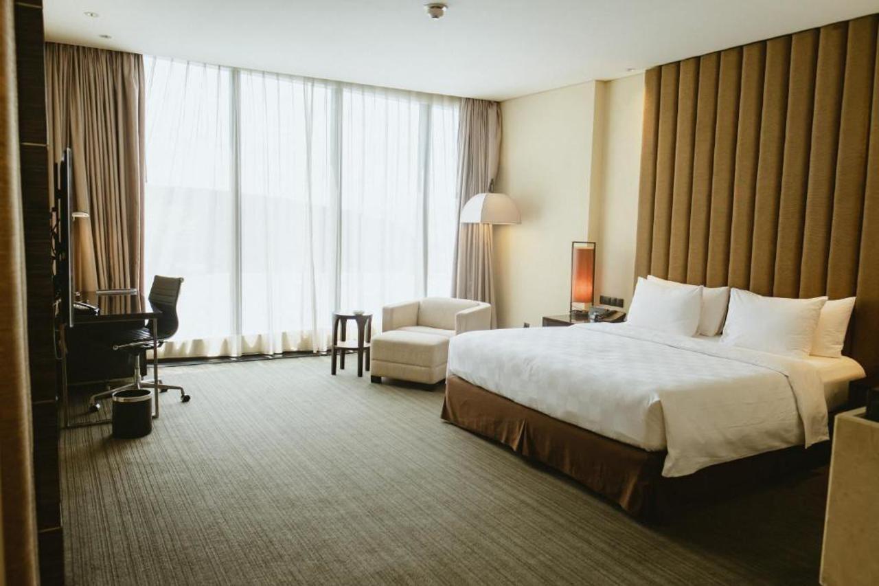 Po Hotel Semarang Esterno foto