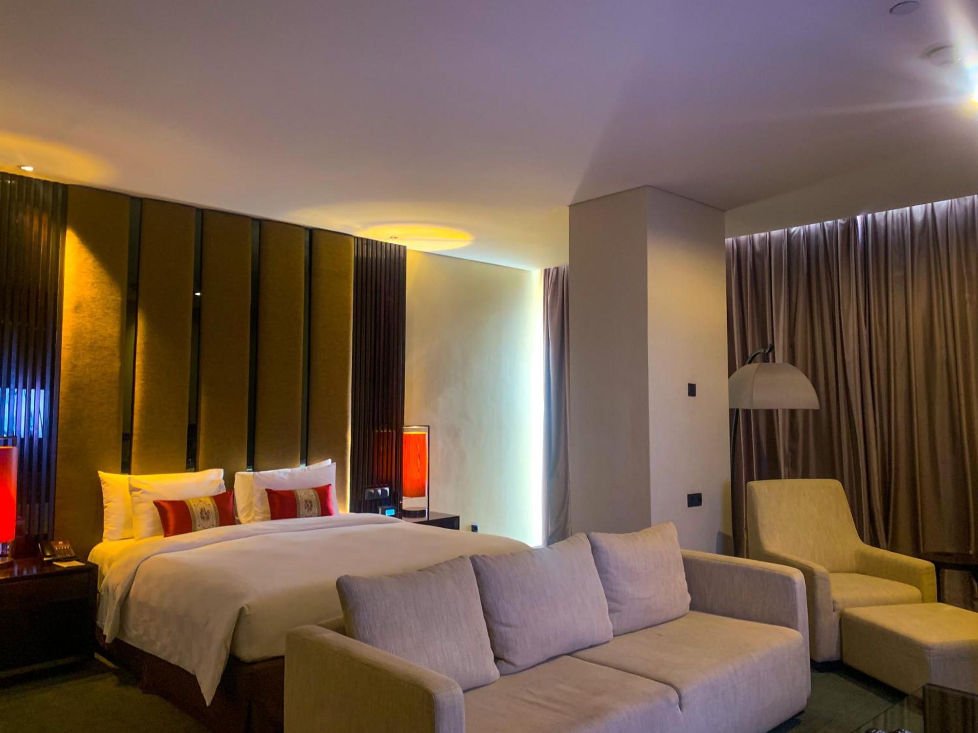 Po Hotel Semarang Esterno foto
