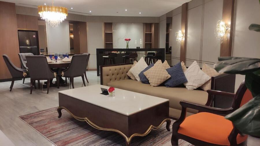 Po Hotel Semarang Esterno foto