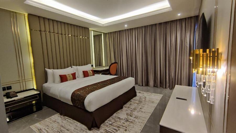 Po Hotel Semarang Esterno foto