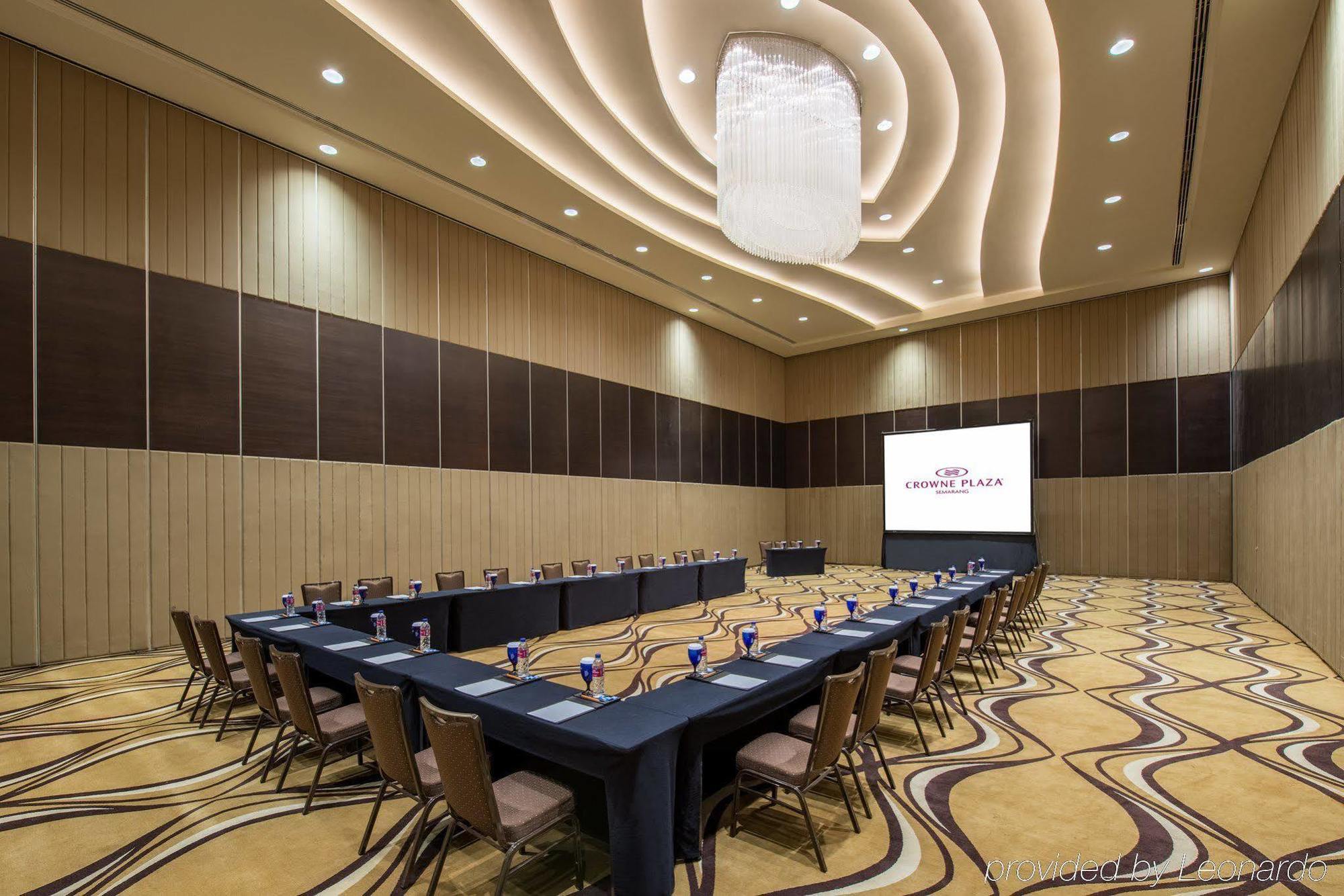 Po Hotel Semarang Esterno foto