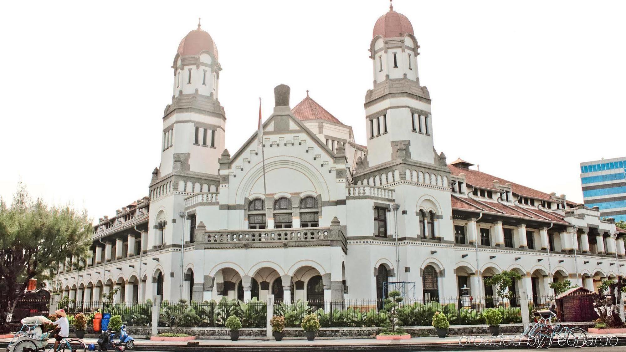 Po Hotel Semarang Esterno foto